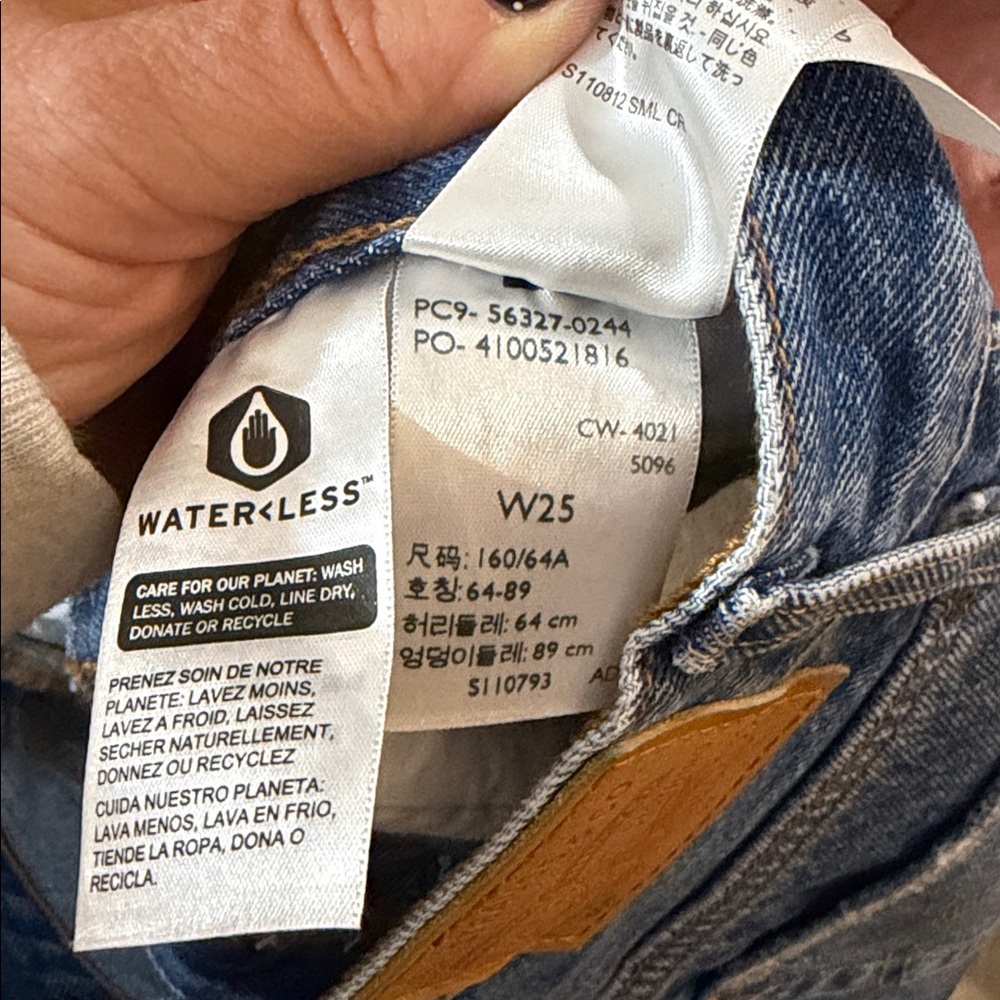 Levi's 501 Blue Distressed Jean button fly Shorts- never worn - size 25 - Picture 5 of 5